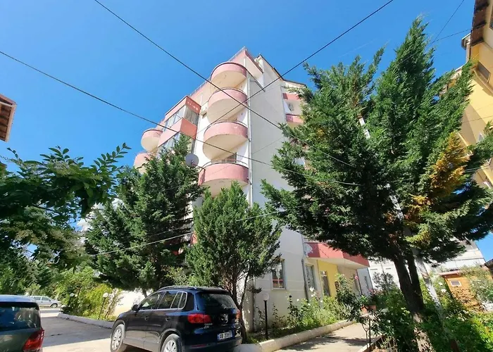 Apartment Friendly Golem (Tirana)