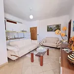 Apartment Friendly Golem (Tirana)